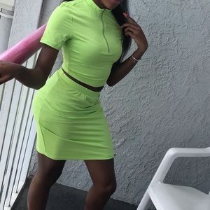 2 pieces set crop top & matching neon skirt set